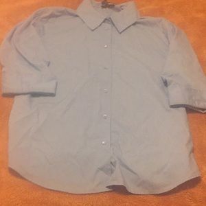 I am selling a good shirt.